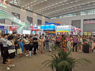 四川文旅組團亮相西安旅博會，向古都“送安逸”